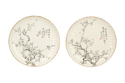 Lot 355 - A PAIR OF CHINESE EN GRISAILLE-DECORATED 'PRUNUS' DISHES.