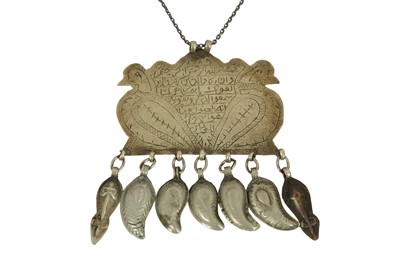 Lot 1076 - A QUANTITY OF JEWELLERY AND ACCESSORIES INCLUDING SILVER AND WHITE METAL NECKLACES AND A CARNELIAN-ENCRUSTED TURKMEN BANGLE
