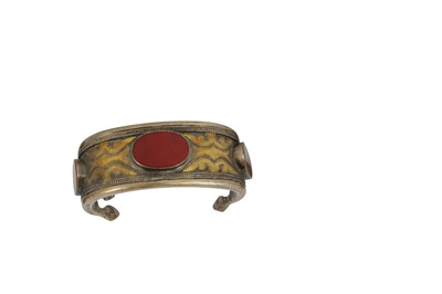 Lot 1076 - A QUANTITY OF JEWELLERY AND ACCESSORIES INCLUDING SILVER AND WHITE METAL NECKLACES AND A CARNELIAN-ENCRUSTED TURKMEN BANGLE