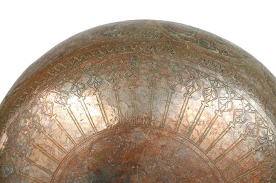 Lot 489 - AN ENGRAVED TINNED COPPER BOWL WITH FIGURAL DECORATION