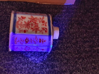 Lot 604 - A CHINESE IMARI TEA CADDY AND COVER.