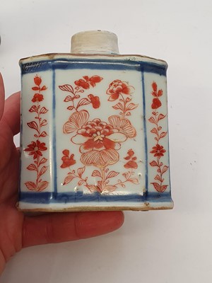 Lot 604 - A CHINESE IMARI TEA CADDY AND COVER.