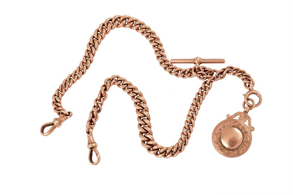 Lot 25 - A GOLD ALBERT CHAIN WITH PENDANT