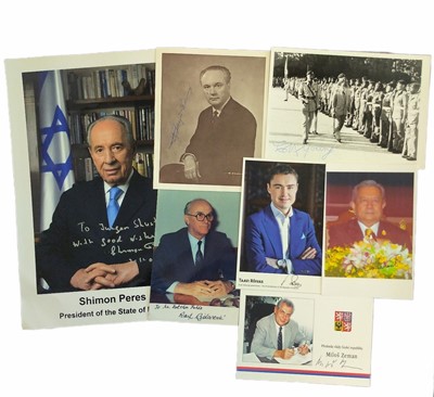 Lot 852 - Autograph Collection.- World Leaders
