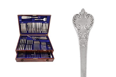 Lot 476 - A cased George V sterling silver table service of flatware / canteen, London 1930-31 by Mappin and Webb
