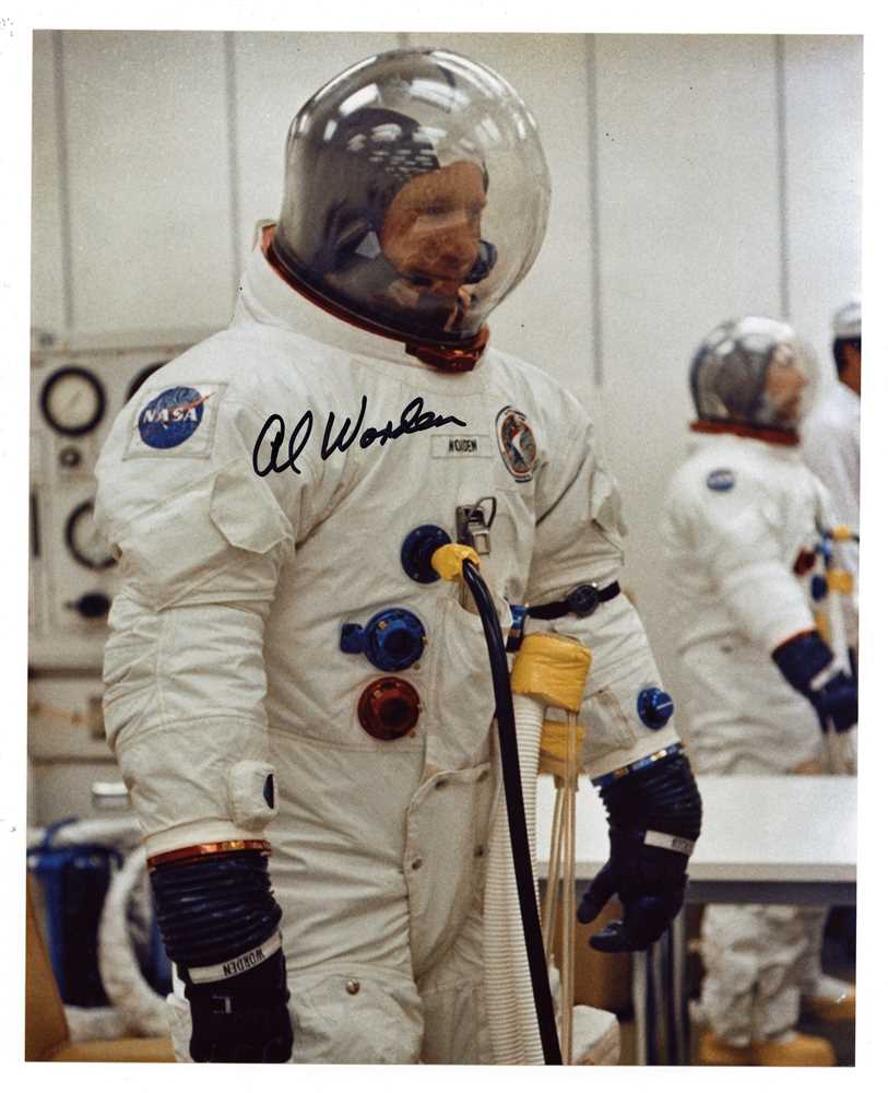 Lot 1233 - Apollo 15.- Al Worden