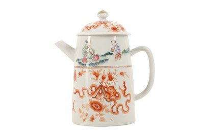 Lot 600 - A CHINESE FAMILLE ROSE AND IRON-RED COFFEE POT AND COVER.
