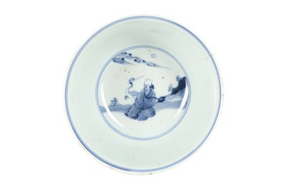 Lot 139 - A CHINESE BLUE AND WHITE 'EIGHT IMMORTALS' BOWL.