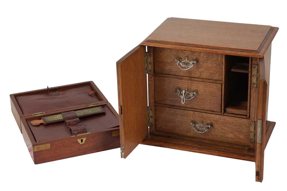 Lot 158 AN OAK SMOKERS LATE 19TH/EARLY 20TH