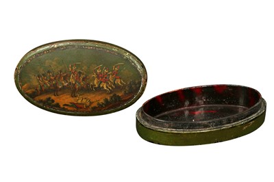 Lot 698 - A RUSSIAN LACQUERED LIDDED BOX WITH A BATTLE SCENE