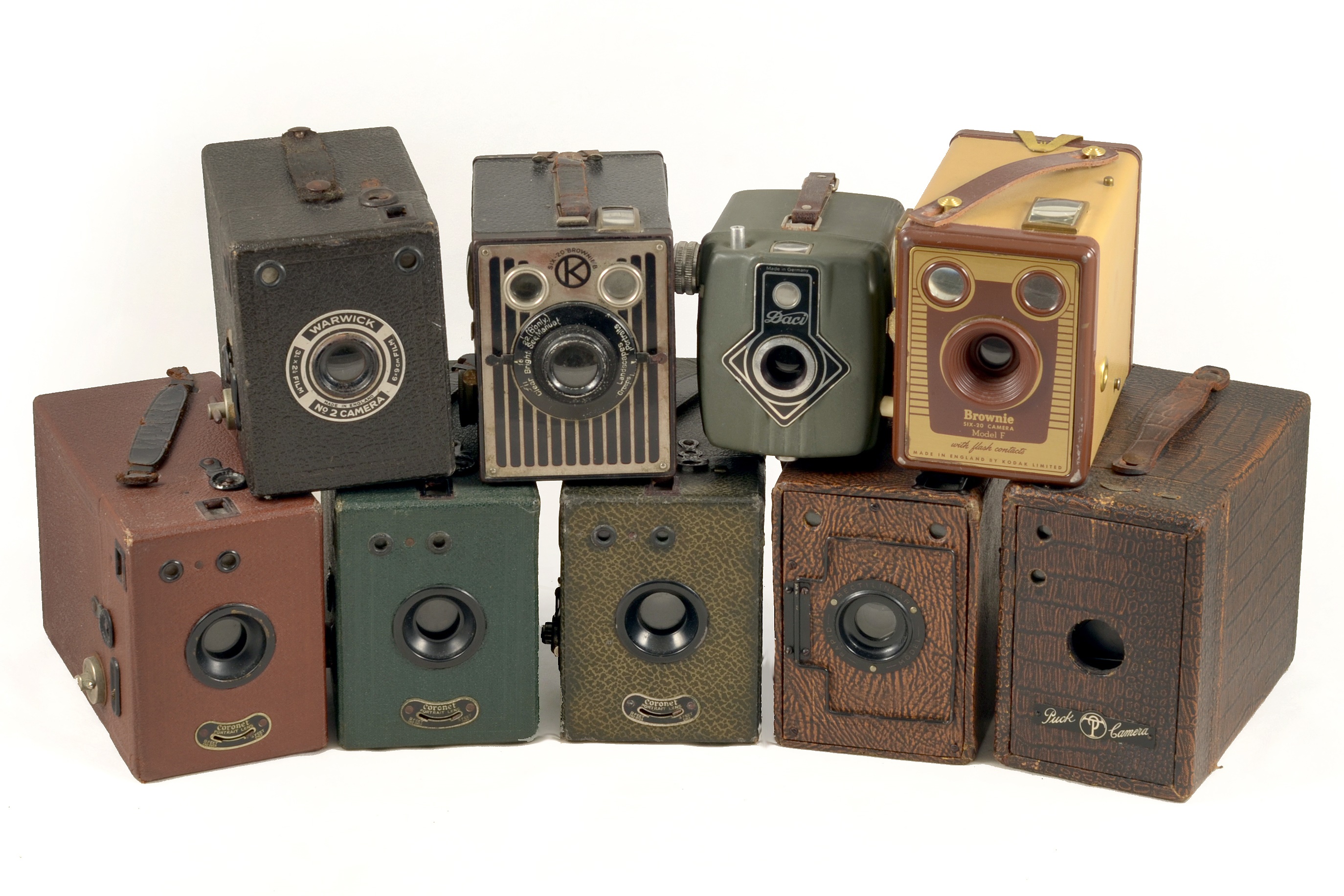 lot-10-group-of-box-cameras-inc-uncommon-coloured