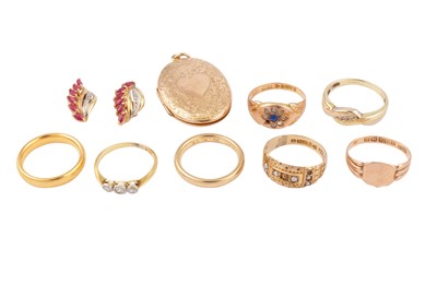 Lot 16 - A SMALL COLLECTION OF JEWELLERY