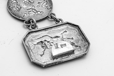 Lot 234 - An early 20th century Chinese Export silver belt, Hong Kong circa 1900 retailed by Cum Wo