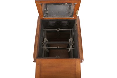 Lot 58 - A French Tabletop Stereoviewer