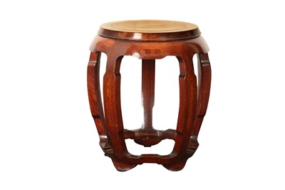 Lot 978 - A CHINESE WOOD BARREL STOOL.