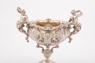 Lot 588 - A cased Victorian sterling silver standing salt and spoon, London 1893 by Carrington & Co