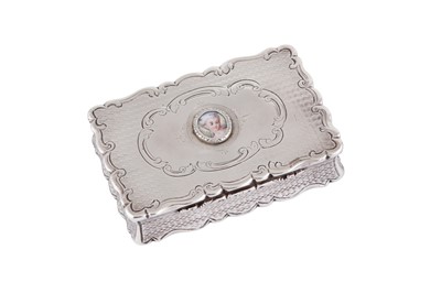 Lot 148 - A VICTORIAN STERLING SILVER SNUFF BOX, BIRMINGHAM 1853 BY YAPP AND WOODWARD