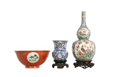Lot 841 - A CHINESE FAMILLE ROSE VASE, BOWL AND ZHADOU.