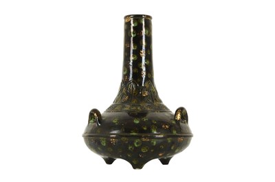 Lot 593 - A CHINESE ARCHAISTIC GOLD-SPLASHED PORCELAIN VASE, LATE 19TH/EARLY 20TH CENTURY