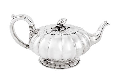 Lot 253 - A rare early 19th century Chinese Export silver teapot, Canton circa 1830 mark of Khecheong