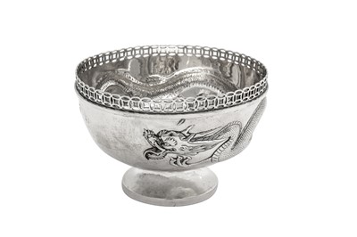 Lot 243 - A late 19th / early 20th century Chinese Export silver bowl, Shanghai circa 1900 retailed by Zee Wo