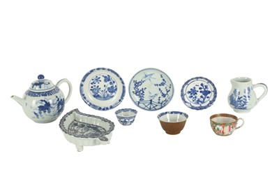 Lot 900 - A GROUP OF MAINLY CHINESE BLUE AND WHITE TEAWARE.