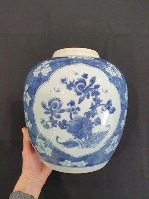 Lot 102 - A CHINESE BLUE AND WHITE 'FLORAL' JAR.