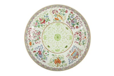 Lot 392 - A CHINESE FAMILLE ROSE 'BAJIXIANG' DISH.