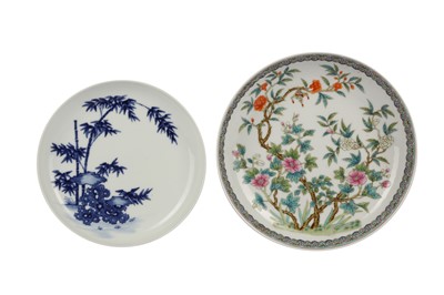 Lot 1024 - A CHINESE FAMILLE ROSE 'FLOWERS' DISH AND A BLUE AND WHITE 'BAMBOO' DISH.