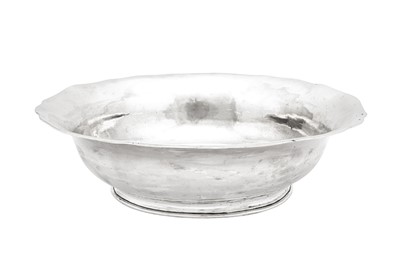 Lot 470 - A large 18th / 19th century Spanish Colonial silver bowl, South American circa 1800