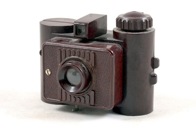Lot 289 - Rare GOMZ Liliput Brown Sub-Miniature Bakelite Camera.