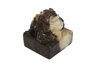 Lot 366 - A CHINESE CARVED JADE 'LUDUAN' SEAL.