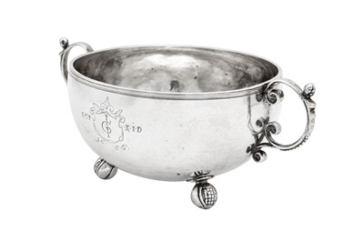 Lot 460 - A mid-17th century Norwegian silver twin handled bowl, Trondheim dated 1656 by Erich Olsen (active circa 1656-1672)