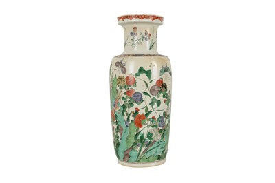 Lot 134 - A CHINESE FAMILLE VERTE ROULEAU VASE.