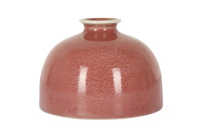 Lot 943 - A CHINESE PEACH BLOOM-GLAZED BEEHIVE-SHAPED WATERPOT.