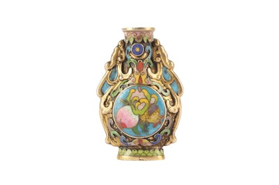 Lot 1053 - A CHINESE CLOISONNÉ ENAMEL SNUFF BOTTLE.