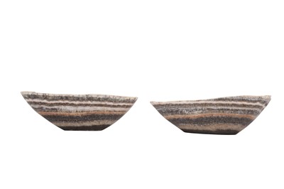 Lot 350 - A PAIR OF ONYX SHALLOW BOWLS