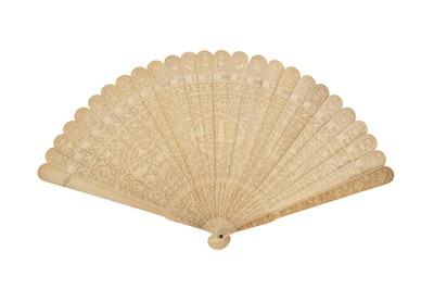 Lot 849 - λ A CHINESE CANTON IVORY BRISÉ FAN.