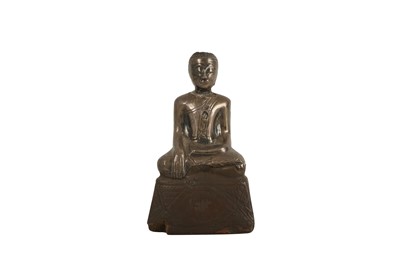 Lot 1085 - A BURMESE SILVER FIGURE OF BUDDHA SAKYAMUNI.