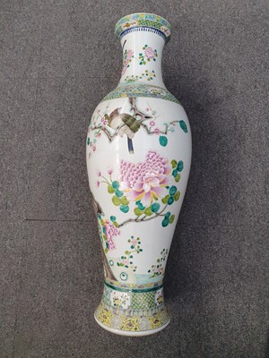 Lot 284 - A PAIR OF VERY LARGE FAMILLE ROSE 'BIRDS AND FLOWERS' VASES.