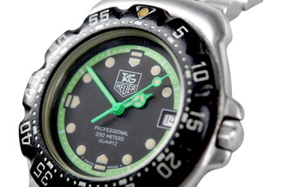 Lot 72 - TAG HEUER