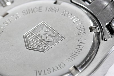 Lot 90 - TAG HEUER