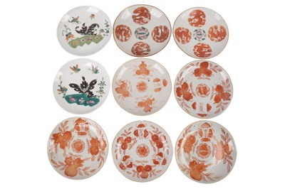 Lot 674 - A SET OF FIVE CHINESE PROVINCIAL PORCELAIN PLATES, LATE 19TH/EARLY 20TH CENTURY