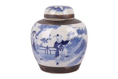 Lot 626 - A CHINESE BLUE AND WHITE PORCELAIN GINGER JAR AND COVER, LATE 19TH/EARLY 20TH CENTURY