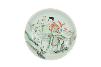 Lot 869 - A CHINESE FAMILLE VERTE 'LADY AND BOY' DISH.