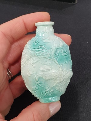 Lot 154 - A CHINESE BISCUIT 'DRAGON' SNUFF BOTTLE.