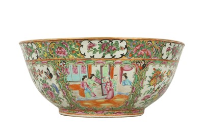 Lot 628 - A CHINESE CANTON FAMILLE ROSE PUNCH BOWL.