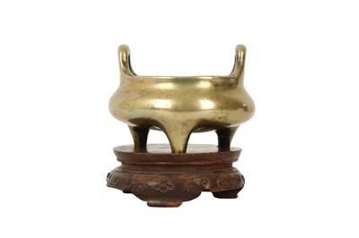 Lot 220 - A CHINESE BRONZE INCENSE BURNER.