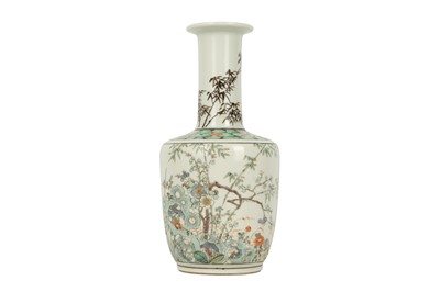 Lot 348 - A CHINESE SMALL FAMILLE VERTE MALLET VASE.