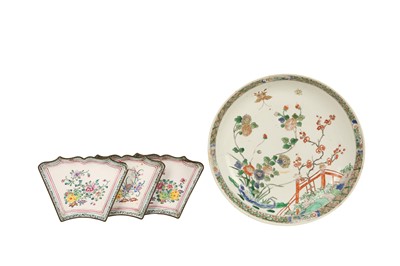 Lot 837 - A CHINESE FAMILLE VERTE DISH AND THREE FAMILLE ROSE CANTON ENAMEL SAUCERS.